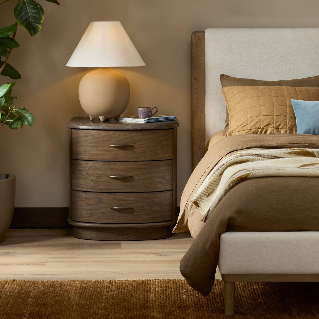 Pretty Putty: The Quiet Return of Warm Neutrals in Interior Design: Why Soft Khaki, Putty, and Refined Neutrals Have Been Making a Comeback