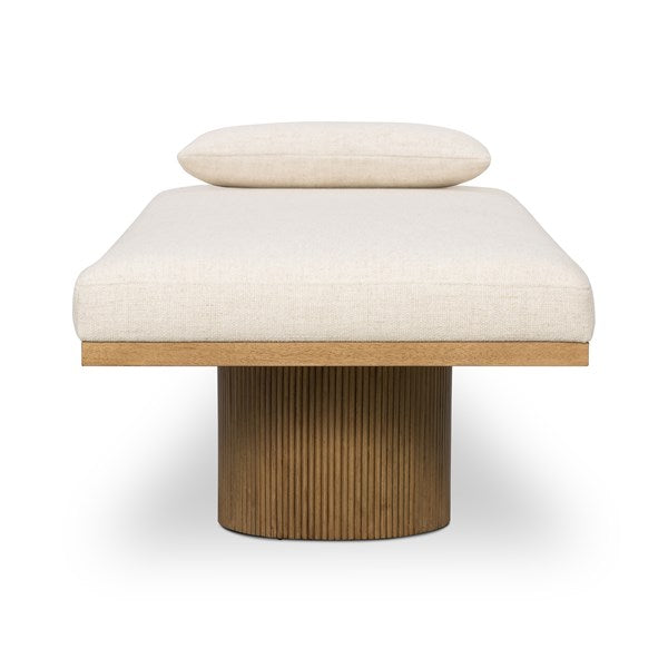 JAKOBI CHAISE-THAMES CREAM